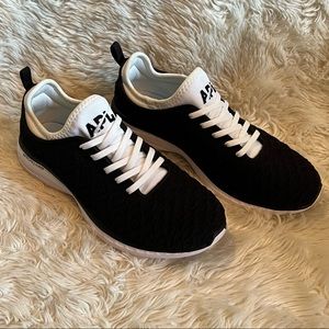 APL Techloom Phantom in Black/White - Size 10